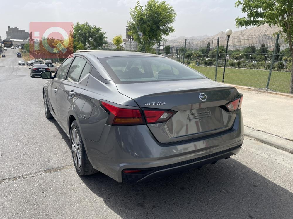 نيسان ألتيما